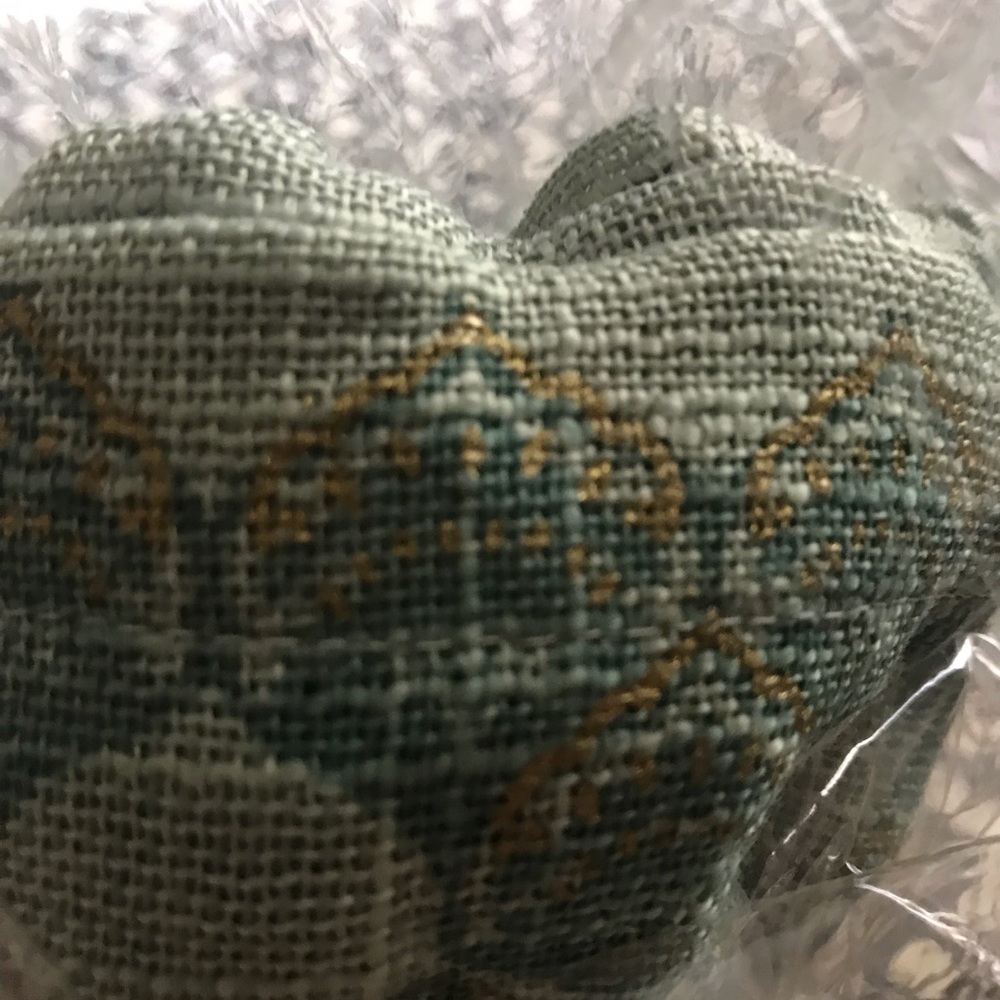 Bran new throw packed never been used.